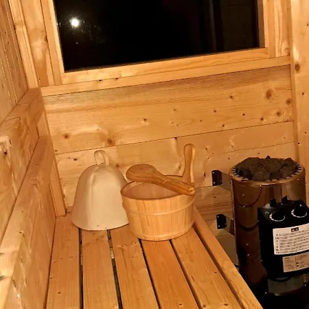 Allzunah Holiday home *